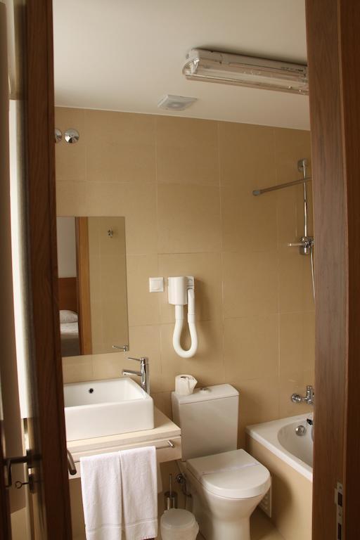 Hotel Zenite Angra do Heroismo Ruang foto