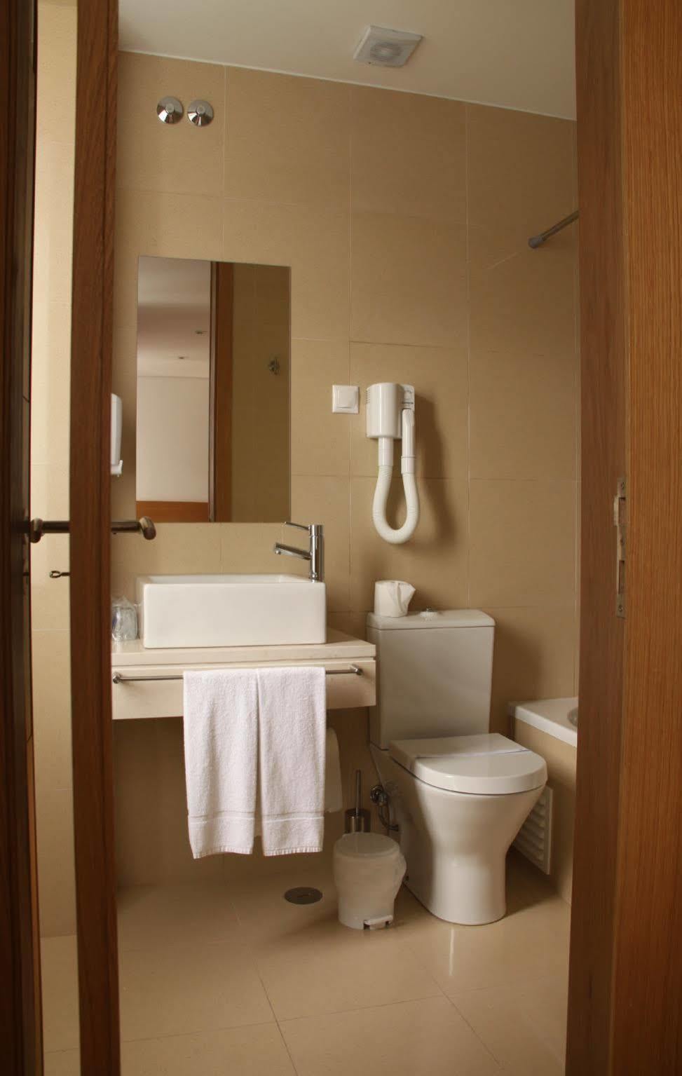 Hotel Zenite Angra do Heroismo Bagian luar foto