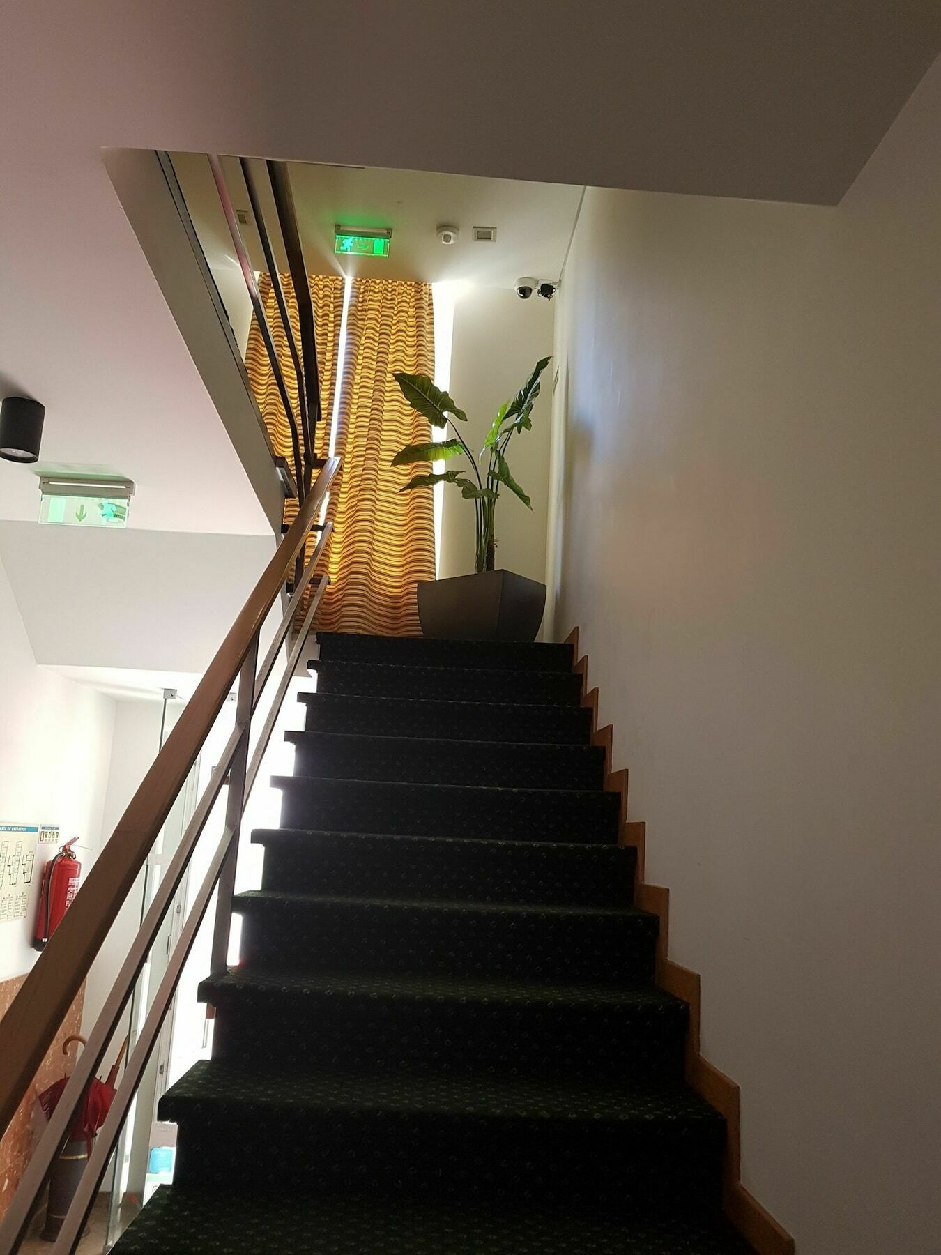 Hotel Zenite Angra do Heroismo Bagian luar foto